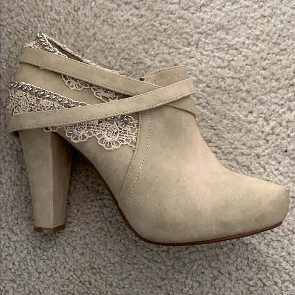 Not Rates Booties - Picture 2 of 3